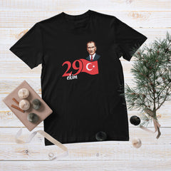 29 Ekim Cumhuriyet Bayramı Atatürk Tişörtü – Unisex Siyah & Beyaz Renk Seçenekleri, Türk Bayraklı Tasarım