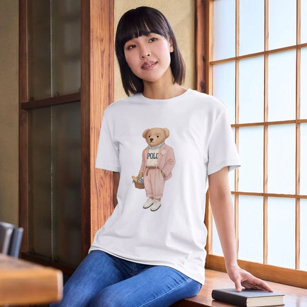 Şık Giyimli Ayıcık Tasarımlı Tişört – Vintage Stil Sevimli Unisex Tişört